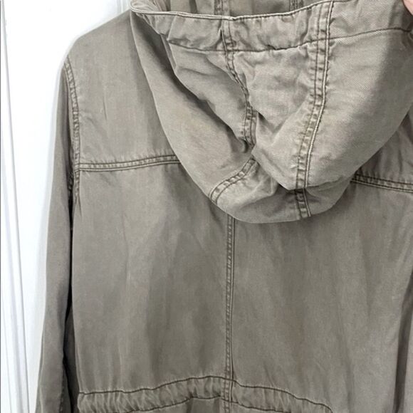 Max Jeans Drawstring Hooded Utility Jacket - Picture 4 of 11